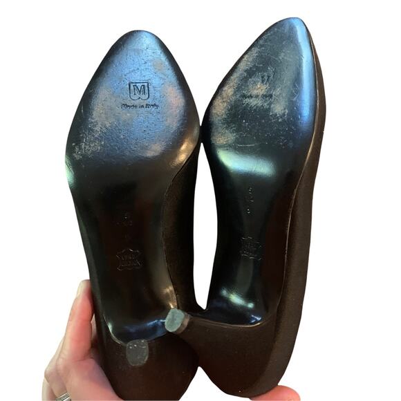 Bruno Magli Womens black silk heel pump with pointy round toe size 5.5 - Picture 3 of 5